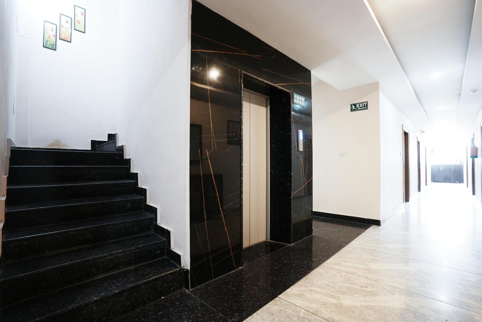 Hotel The 7 Seas Рішикеш Екстер'єр фото