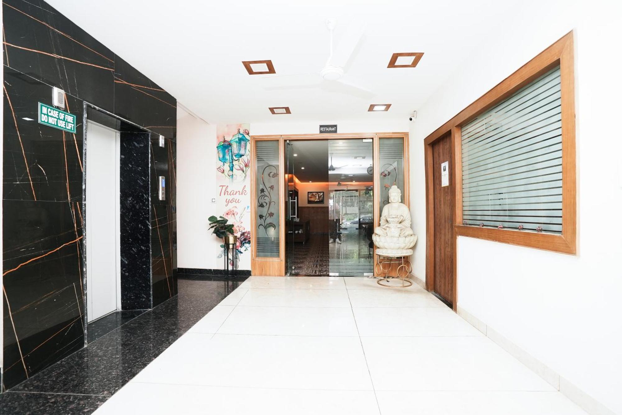 Hotel The 7 Seas Рішикеш Екстер'єр фото
