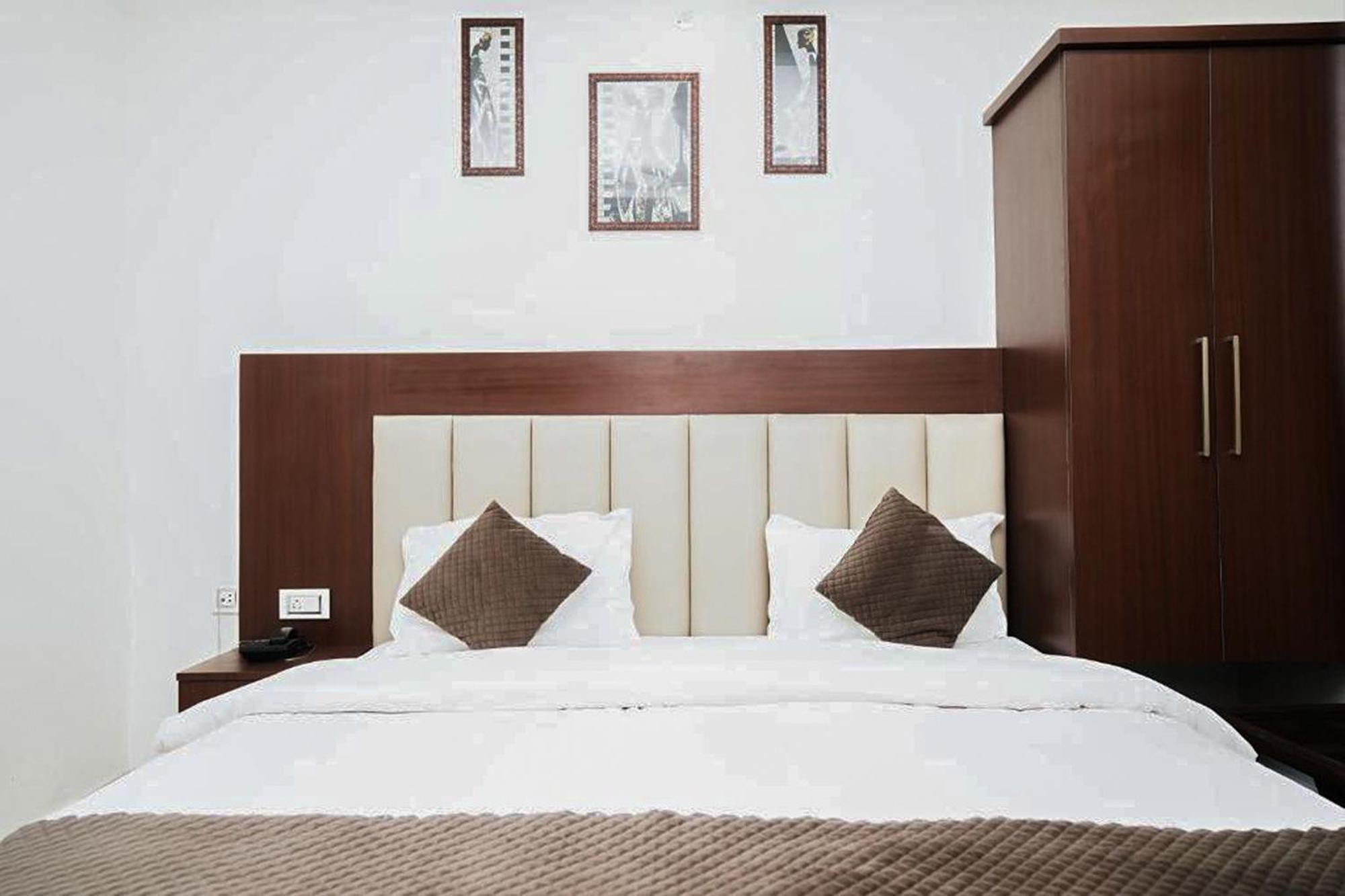 Hotel The 7 Seas Рішикеш Екстер'єр фото