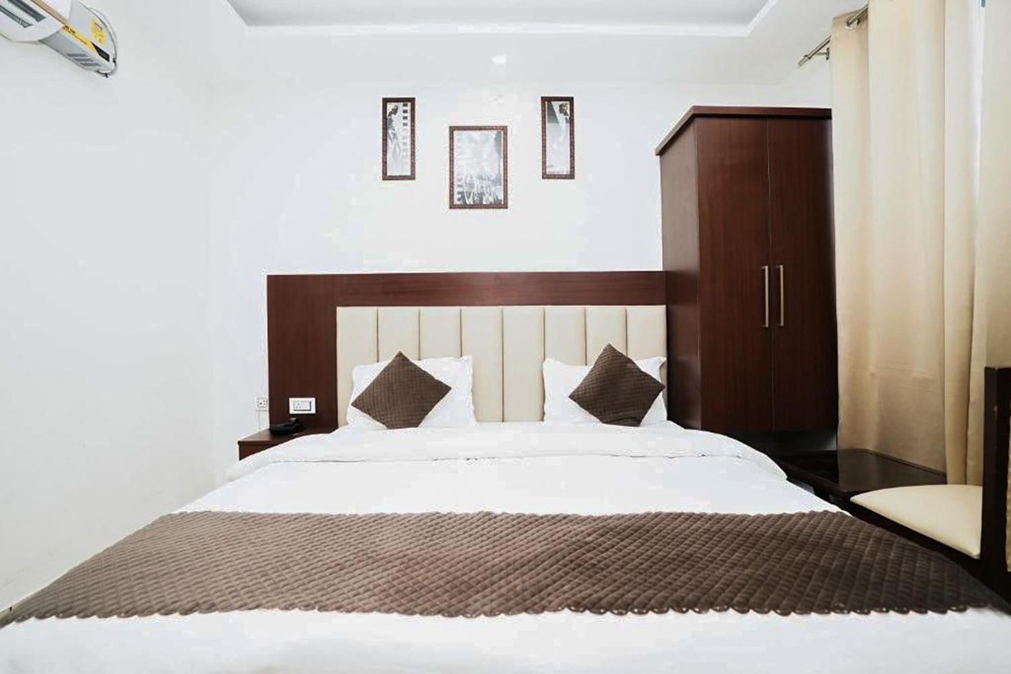 Hotel The 7 Seas Рішикеш Екстер'єр фото